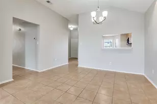 800 Ponselle Dr, Arlington, TX 76001 - Photo 14