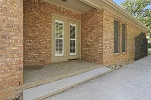 1408 Hampton Rd, Grapevine, TX 76051 - Photo 4