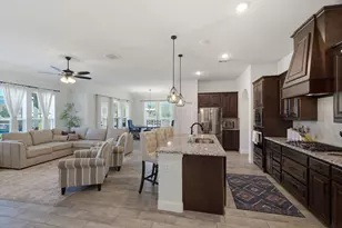 500 River Bank Ct, Granbury, TX 76049 - Photo 6