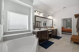 500 River Bank Ct, Granbury, TX 76049 - Photo 14