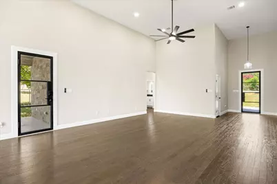 210 Knob Hill Drive, Granbury, TX 76048 - Photo 8