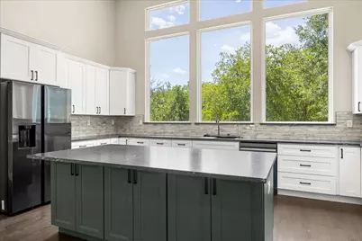210 Knob Hill Drive, Granbury, TX 76048 - Photo 10