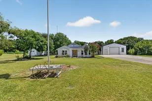1425 Pioneer Dr, Lowry Crossing, TX 75069 - Photo 1