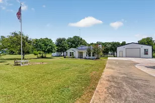 1425 Pioneer Dr, Lowry Crossing, TX 75069 - Photo 2
