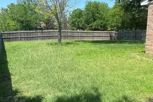 2101 Pennington Dr, Arlington, TX 76014 - Photo 12