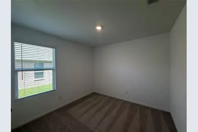 624 W Criner Street, Grandview, TX 76050 - Photo 8