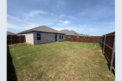 624 W Criner Street, Grandview, TX 76050 - Photo 16