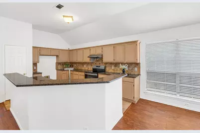 334 Touchdown Drive, Irving, TX 75063 - Photo 16