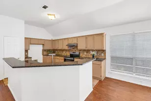 334 Touchdown Dr, Irving, TX 75063 - Photo 16