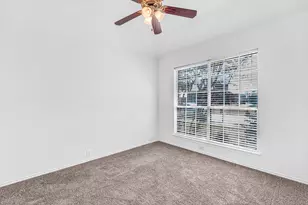 334 Touchdown Dr, Irving, TX 75063 - Photo 12