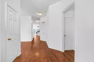 334 Touchdown Dr, Irving, TX 75063 - Photo 6