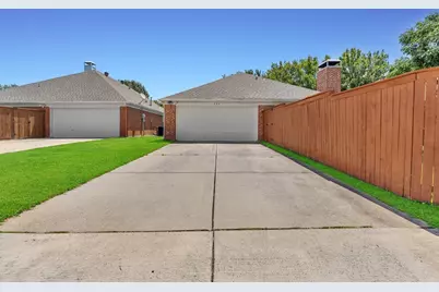 334 Touchdown Drive, Irving, TX 75063 - Photo 36