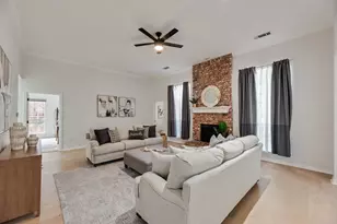 1412 Melody Ln, Carrollton, TX 75006 - Photo 4