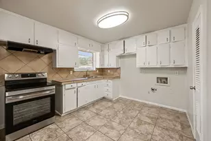 5213 Santa Rosa Dr, Haltom City, TX 76117 - Photo 12