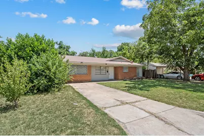 5213 Santa Rosa Drive, Haltom City, TX 76117 - Photo 2