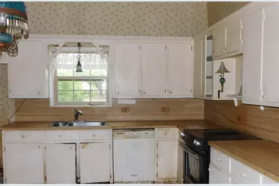 106 N 1st Street W, Dawson, TX 76639 - Photo 16