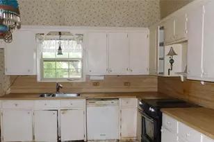 106 N 1st Street W, Dawson, TX 76639 - Photo 16