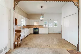 106 N 1st Street W, Dawson, TX 76639 - Photo 20