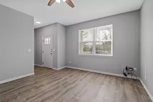 525-527 E Ball St, Tom Bean, TX 75489 - Photo 4