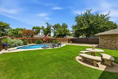 625 Bellah Drive, Irving, TX 75062 - Photo 1