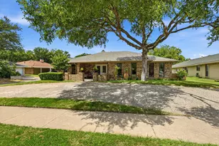 625 Bellah Dr, Irving, TX 75062 - Photo 2