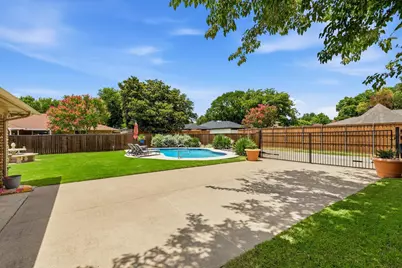 625 Bellah Drive, Irving, TX 75062 - Photo 34