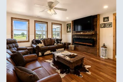 410 S Cleveland, Meridian, TX 76665 - Photo 2