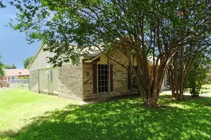 7220 Emory Oak Ln, Dallas, TX 75249 - Photo 2