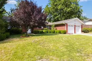 6816 Chickering Rd, Fort Worth, TX 76116 - Photo 2