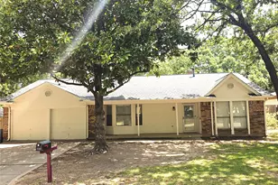5525 Parliament Dr, Arlington, TX 76017 - Photo 1