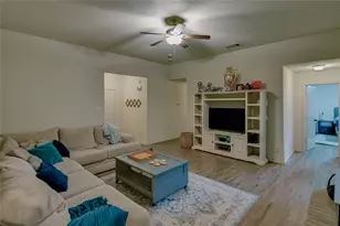 1129 Doreen St, White Settlement, TX 76108 - Photo 2