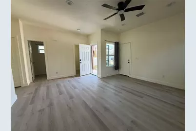 4716 Frank Street, Dallas, TX 75210 - Photo 14