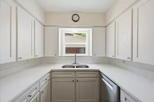 7413 Christopher Ct, North Richland Hills, TX 76180 - Photo 18
