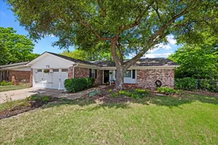 7413 Christopher Ct, North Richland Hills, TX 76180 - Photo 2