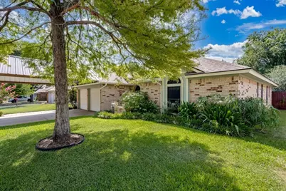 1145 W Hills Terrace, Saginaw, TX 76179 - Photo 4