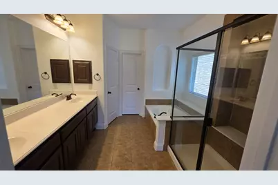 11516 Round Leaf Drive, Fort Worth, TX 76244 - Photo 12