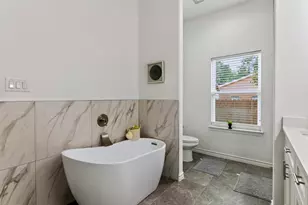 2646 Greenhurst Dr, Farmers Branch, TX 75234 - Photo 18