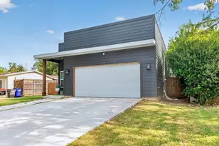 2646 Greenhurst Dr, Farmers Branch, TX 75234 - Photo 2