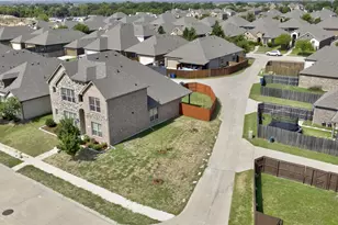117 Melody Wy, Red Oak, TX 75154 - Photo 2