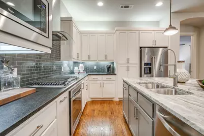 307 Templeton Drive, Fort Worth, TX 76107 - Photo 16