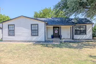 1813 Clear Lake Rd, Weatherford, TX 76086 - Photo 2