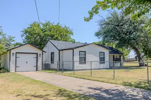 1813 Clear Lake Rd, Weatherford, TX 76086 - Photo 4