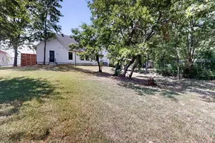 609 E Grove St, Kaufman, TX 75142 - Photo 38