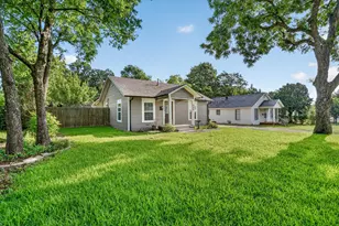 805 Houston St, Arlington, TX 76012 - Photo 2