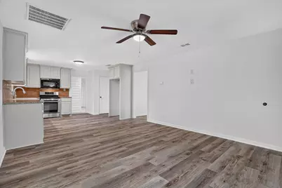 805 Houston Street, Arlington, TX 76012 - Photo 6