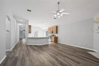 1351 Clearwater Drive, Grand Prairie, TX 75052 - Photo 16