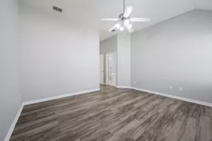 1351 Clearwater Dr, Grand Prairie, TX 75052 - Photo 10