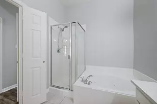 1351 Clearwater Dr, Grand Prairie, TX 75052 - Photo 10