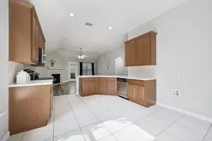 1351 Clearwater Dr, Grand Prairie, TX 75052 - Photo 14