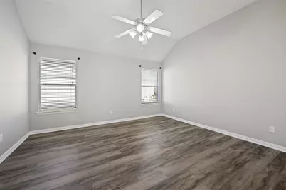 1351 Clearwater Drive, Grand Prairie, TX 75052 - Photo 12